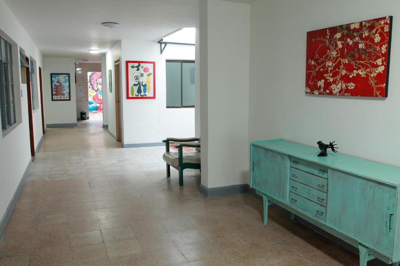 Casa Tuvia Parque Hostel Medellin Exterior photo