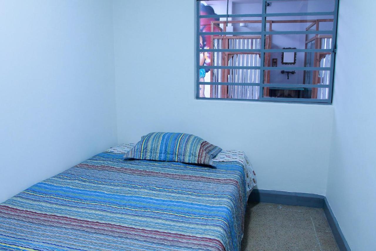 Casa Tuvia Parque Hostel Medellin Exterior photo
