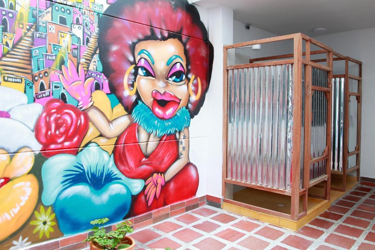 Casa Tuvia Parque Hostel Medellin Exterior photo